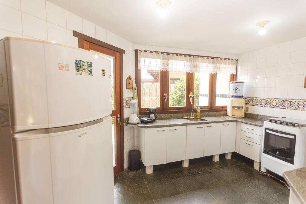 Casa Em Condominio Com Cozinha Completa E Area Gourmet Casa de férias