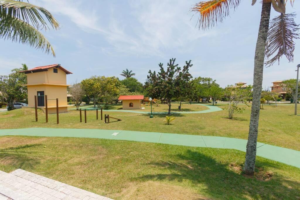 Casa Em Condominio Com Cozinha Completa E Area Gourmet